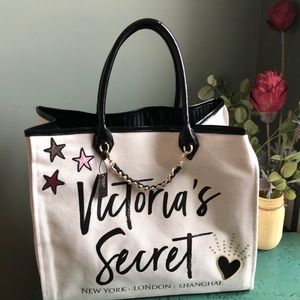 👜 Fabulous Victoria’s Secret Tote 👜